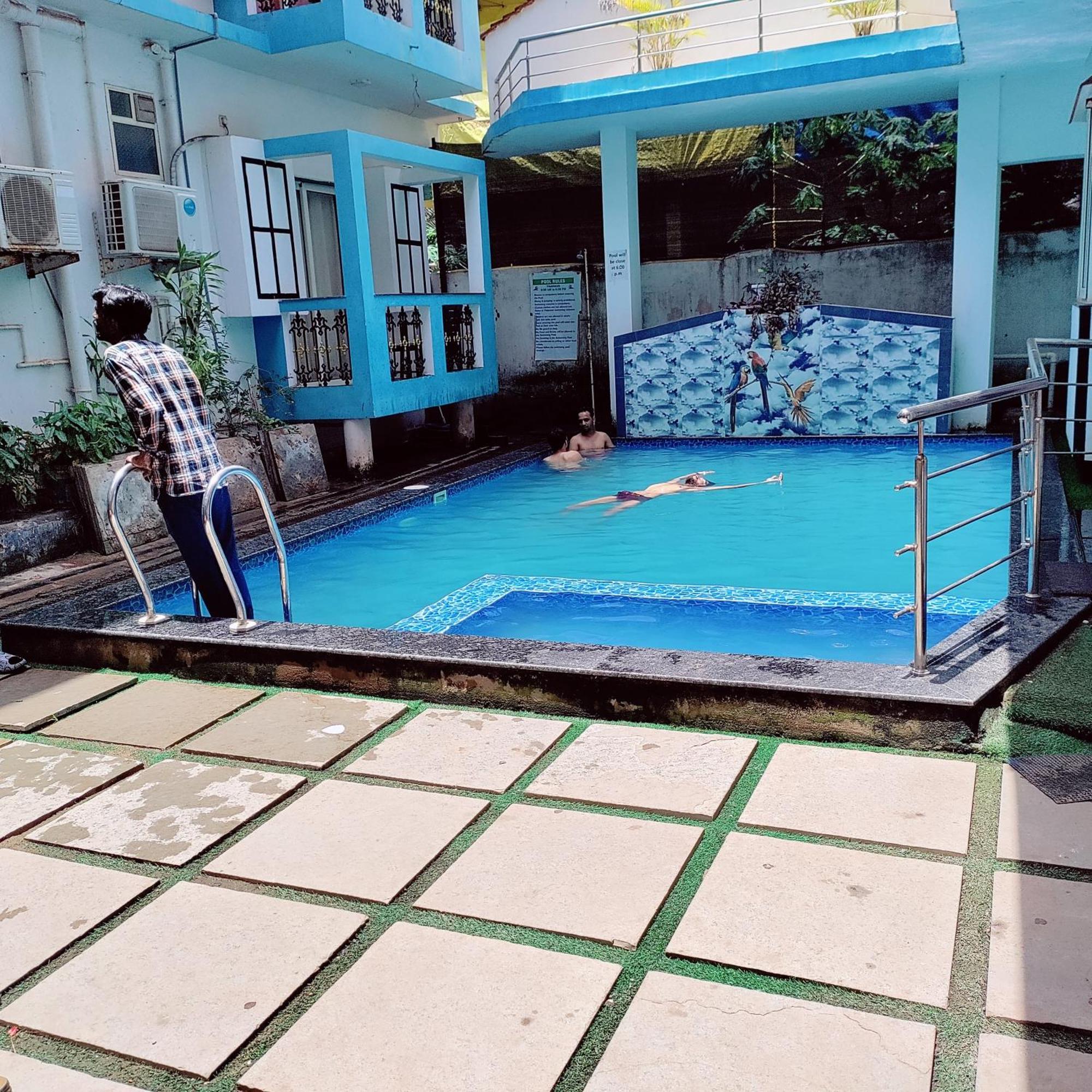 Hotel Queen Queen Sea Calangute Exterior photo