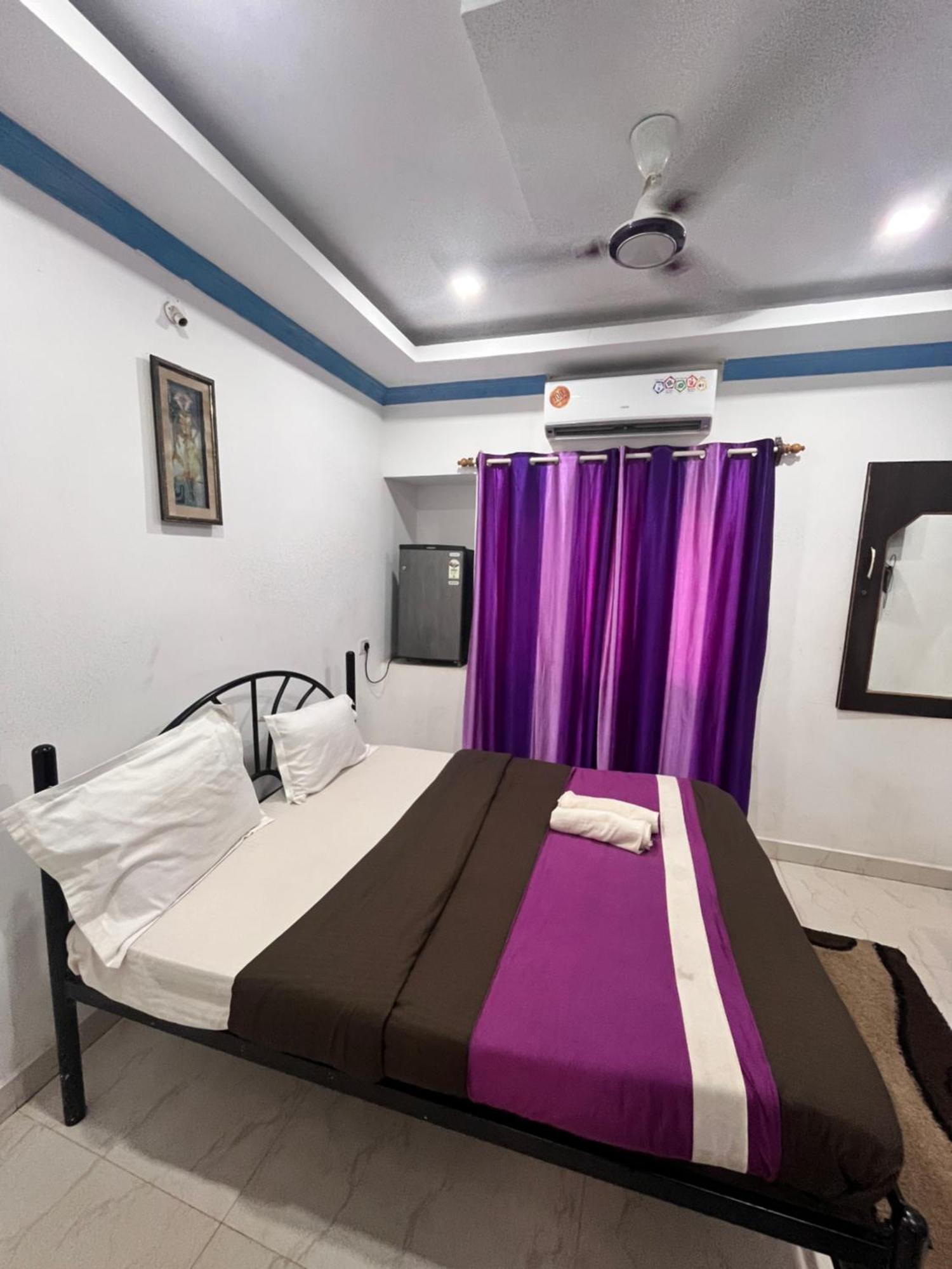 Hotel Queen Queen Sea Calangute Exterior photo